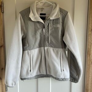 The North Face Women's Gray and White Puffer Jacket